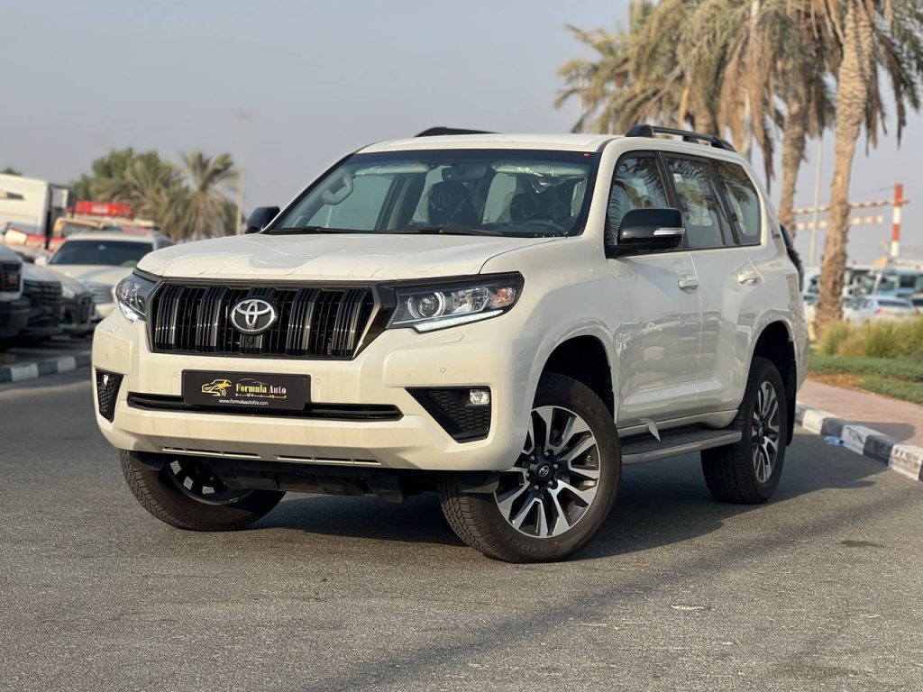 Luxury car hire to Volcanoes National Park Rwanda