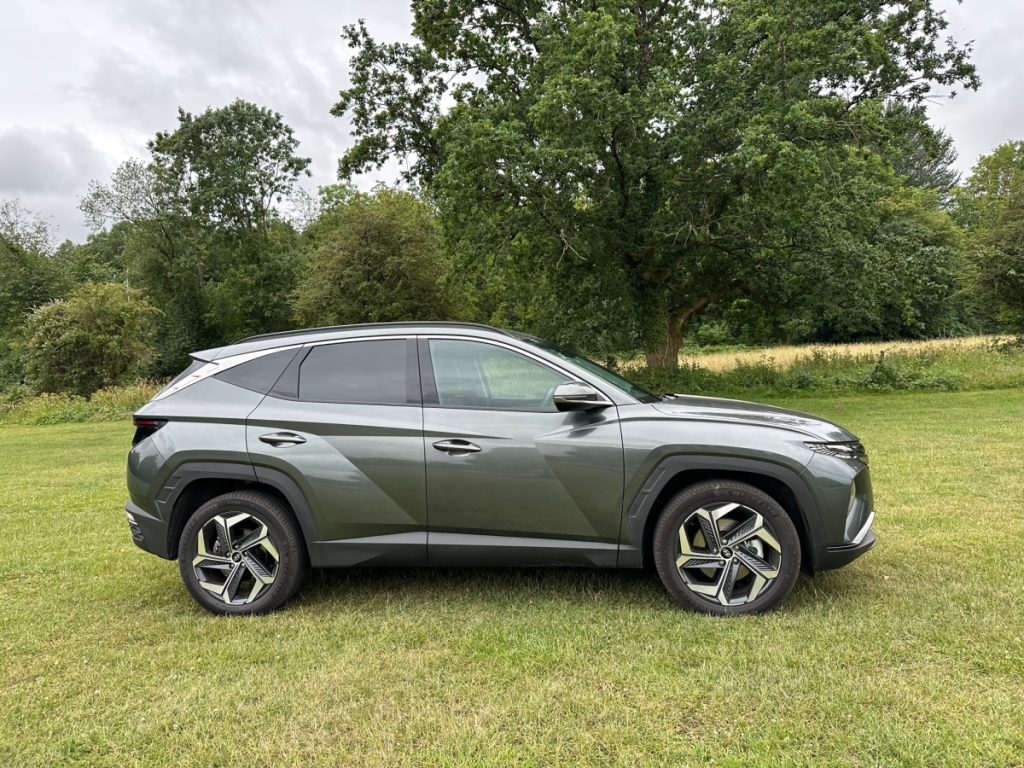 Affordable car rental to Volcanoes National Park