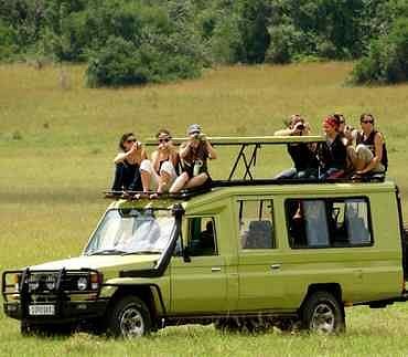 Land Cruiser hire from Kigali to Uganda